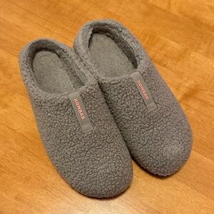 Bombas tan/grey Fleece Slippers